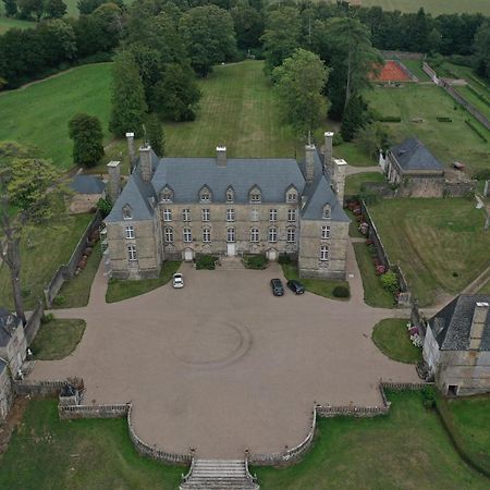 Les Communs De Chiffrevast Bed & Breakfast Tamerville Exterior foto
